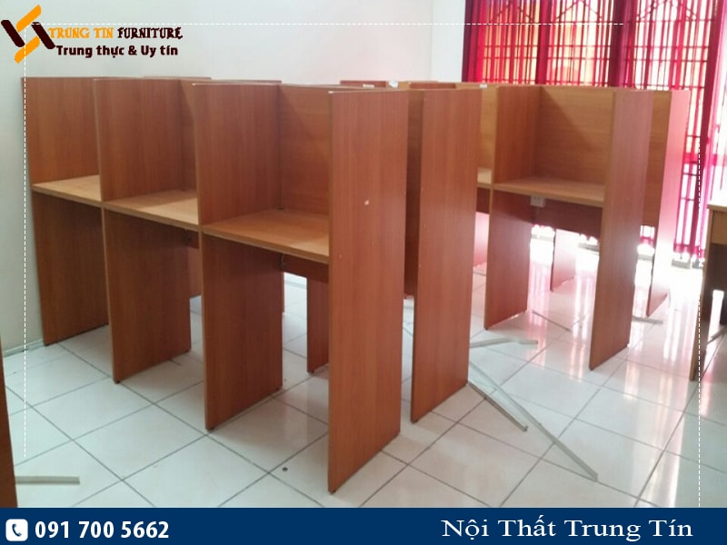 Bàn làm việc có vách ngăn - VNG12